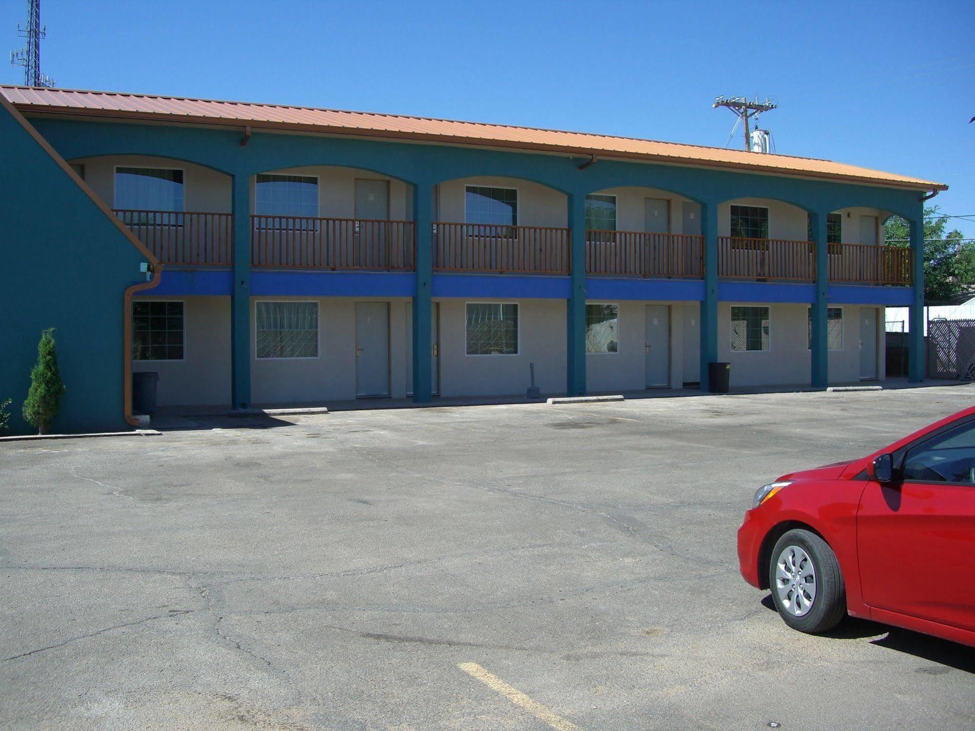 La Hacienda Inn 阿蒂西亚 外观 照片