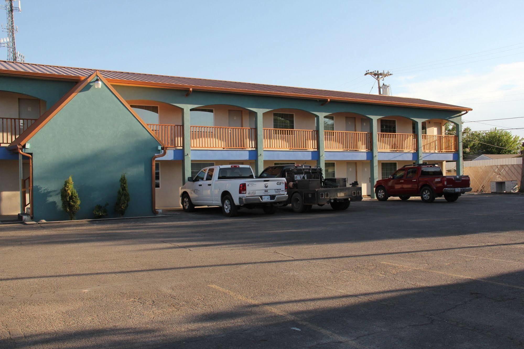 La Hacienda Inn 阿蒂西亚 外观 照片