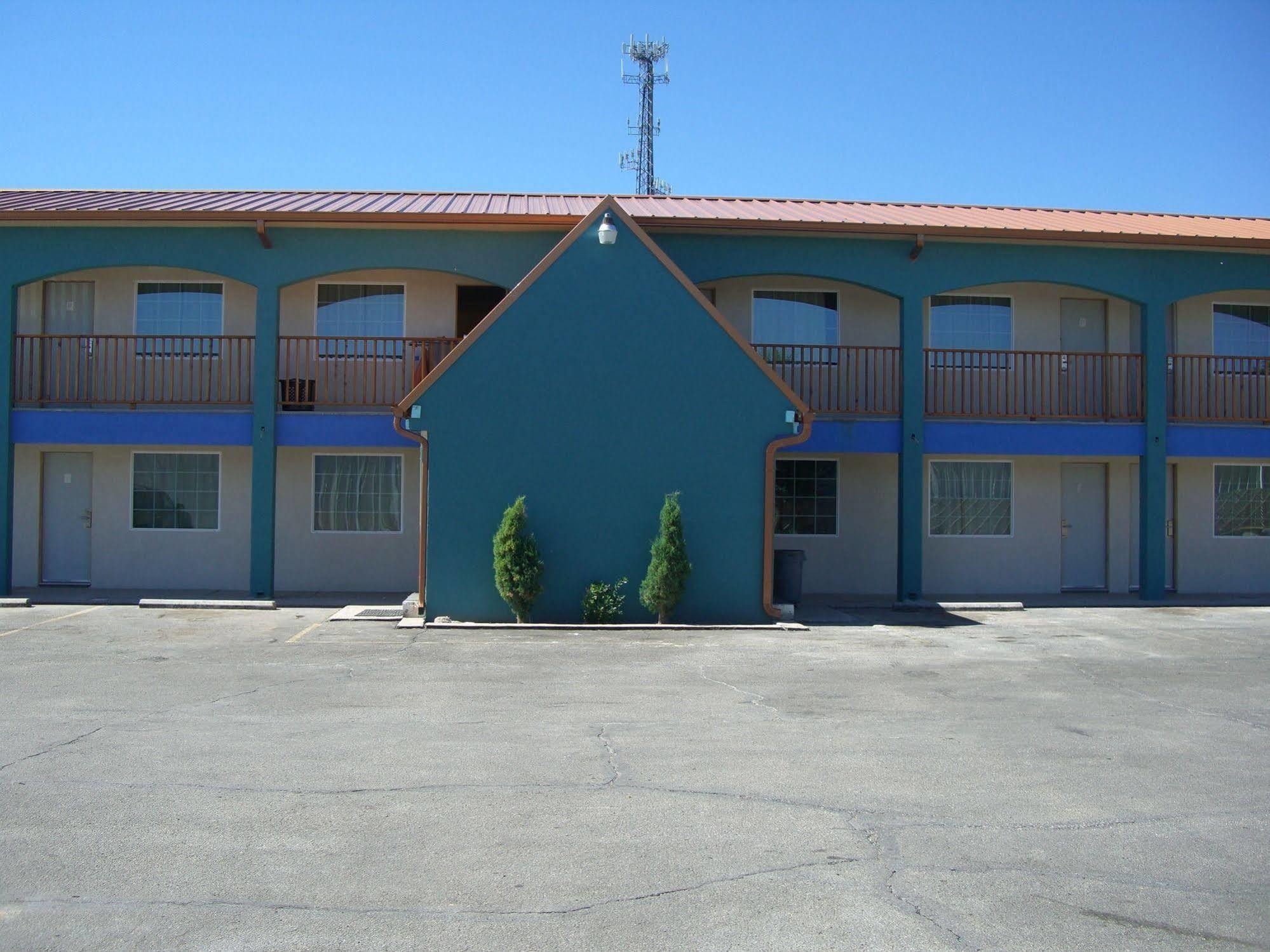 La Hacienda Inn 阿蒂西亚 外观 照片